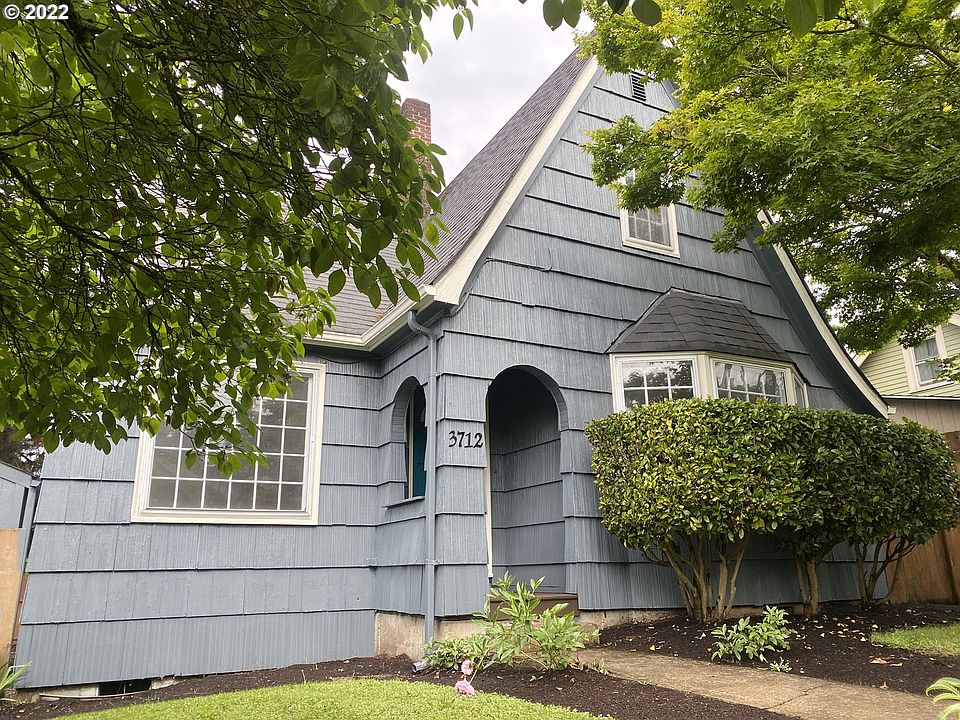 View 3712 Grant St Zillow