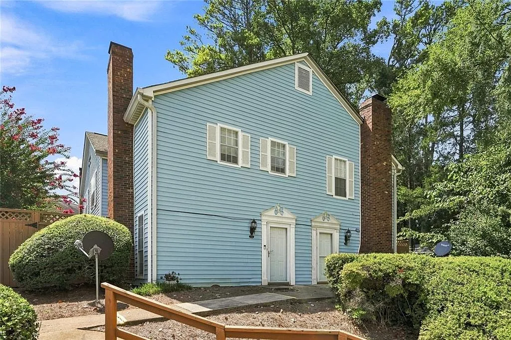 2 bed, 1.5 bath, 1196 sqft, $1,700 — Photo 1