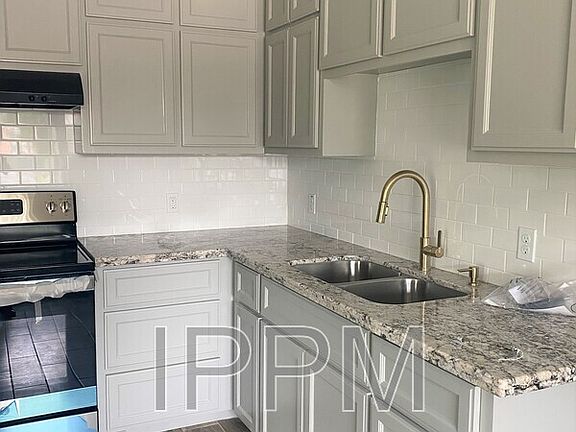 4th image of 1710 Haverford Blvd