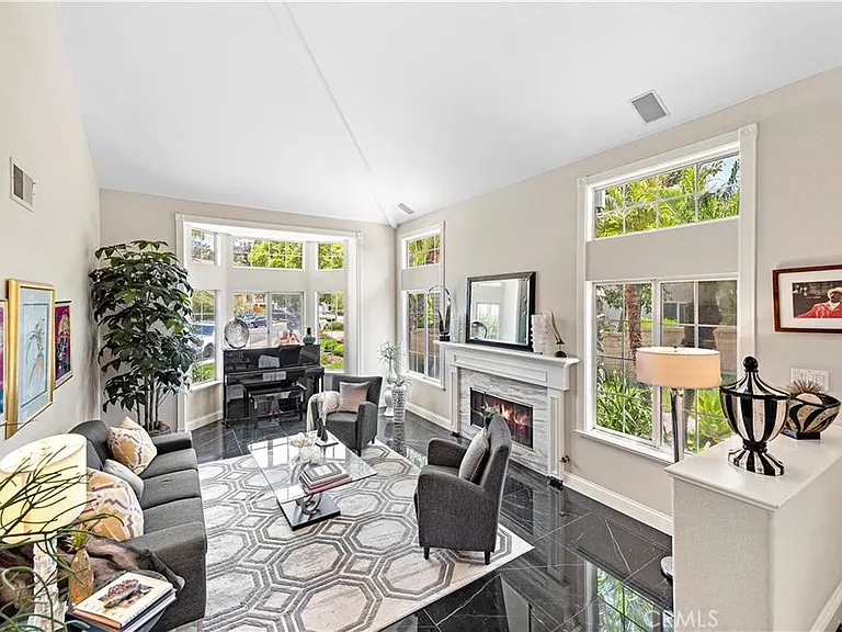 25606 Stratford Pl — Photo 37