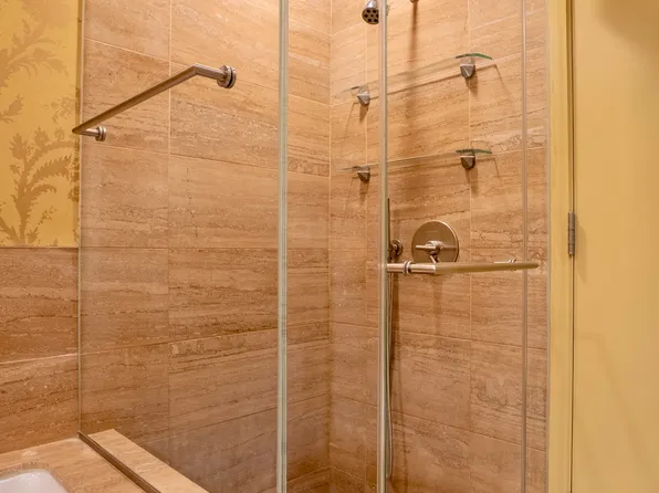 250 East 53rd Street image 8 of 11