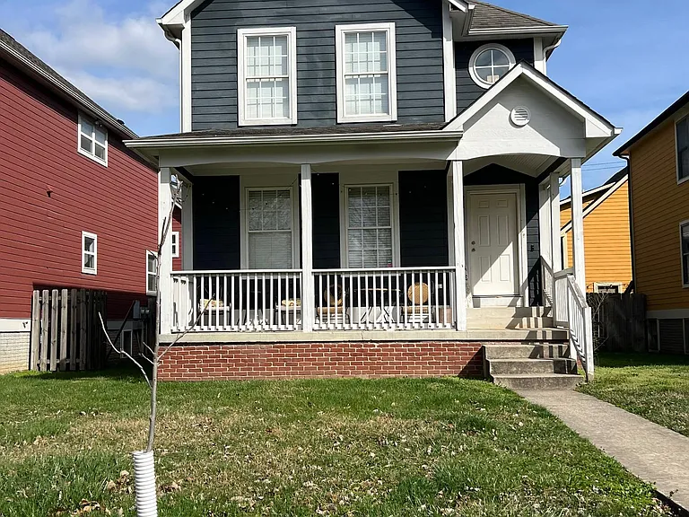 2045 Broadway St — Photo 3
