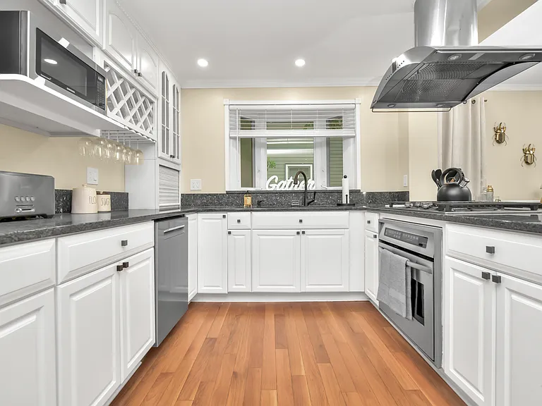 10 Pierce Ave #1 — Photo 39