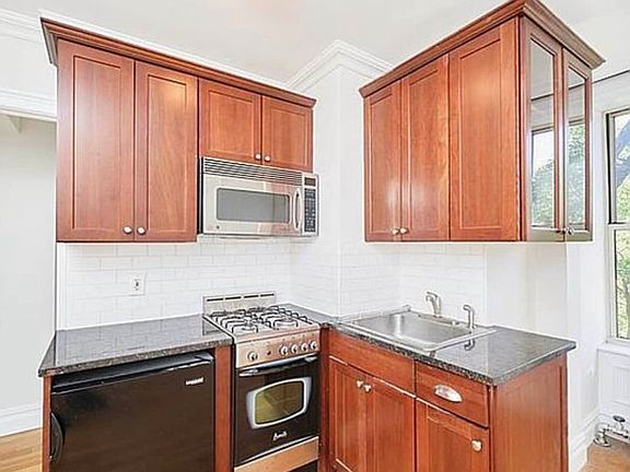2nd image of 42 Grove St APT 4B