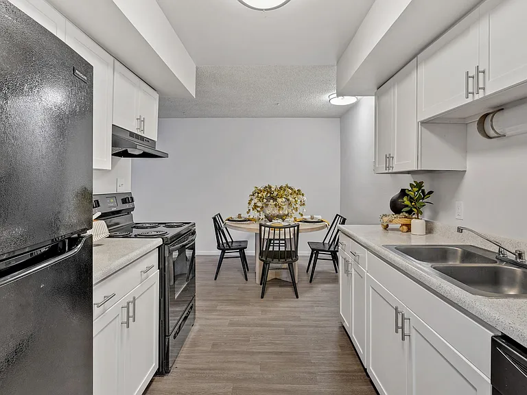 Mid Central — Photo 25