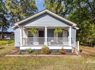 1047 Pine Circle Dr NW, Concord, NC 28027