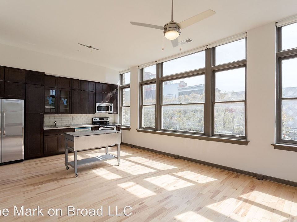 1st image of 300 E Broad St APT 202