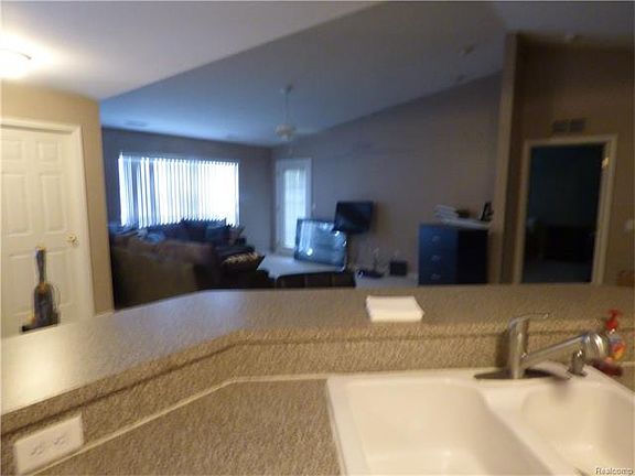 4th image of 27209 Chesapeake Cir