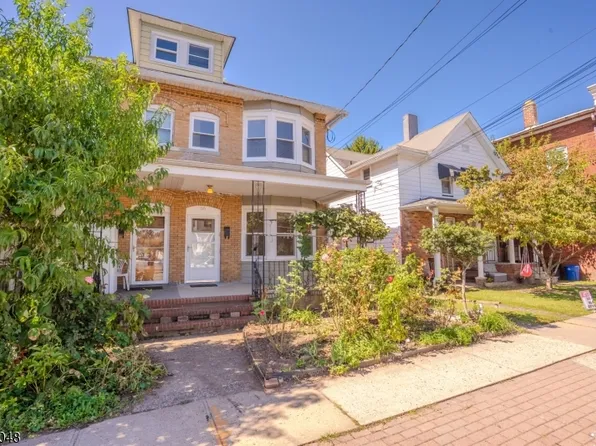 55 Thompson St, Raritan Boro, NJ 08869