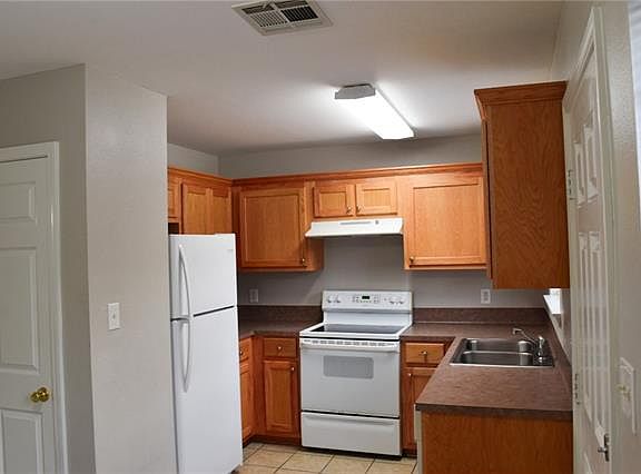 4th image of 42140 Bailey Dr Unit A