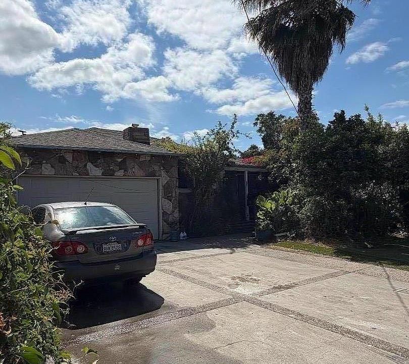 2nd image of 116 Abelia Way