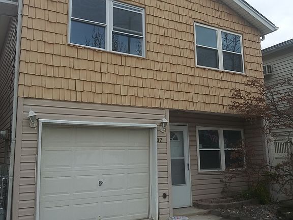 3rd image of 37 Sandalwood Dr