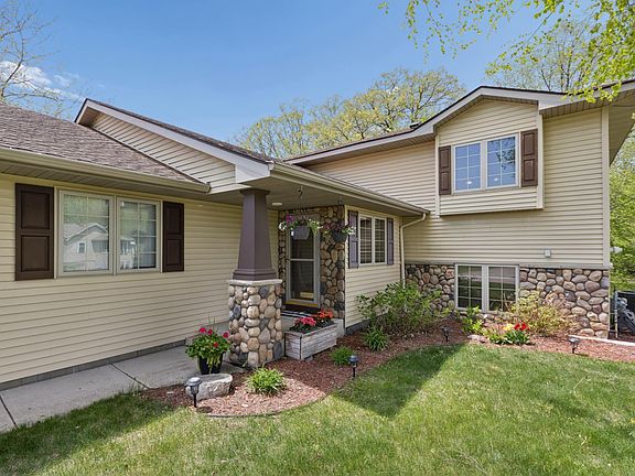 3rd image of 1021 Prairie Ridge Ln