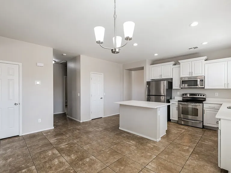 3432 W Apollo Rd — Photo 6