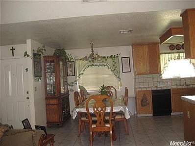 3rd image of 8676 Garnet Ct