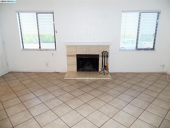 4th image of 113 Sunset Dr