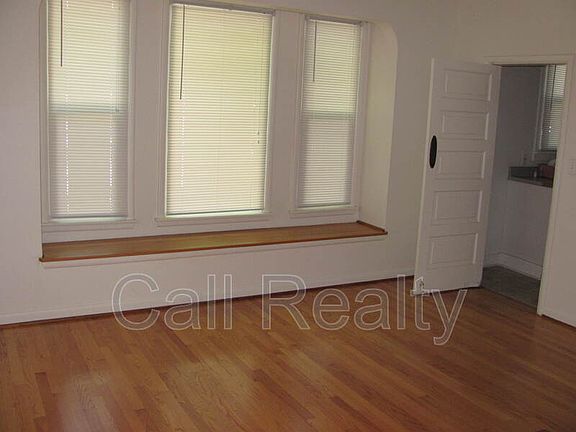 3rd image of 1113 E Ermina Ave