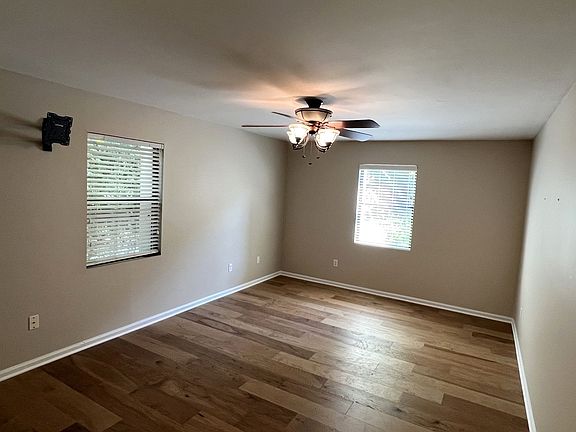 3rd image of 110 Heywood Rd APT 5C