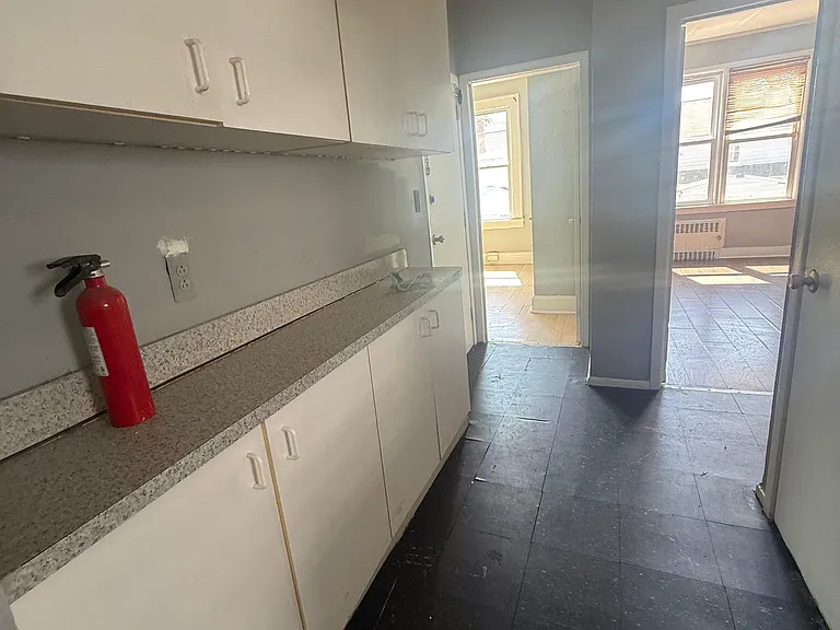 360 Wainwright St #2 — Photo 7