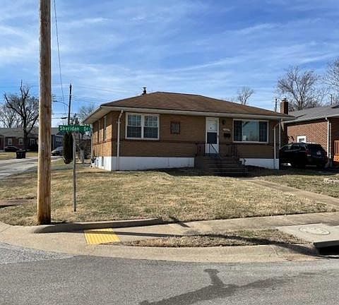 2nd image of 1437 Sheridan Dr