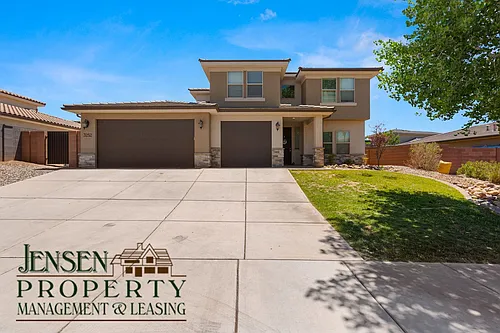 3252 E Tanoak Dr Photo 1