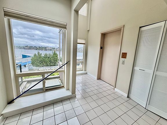 4th image of 2121 Westlake Ave N #402