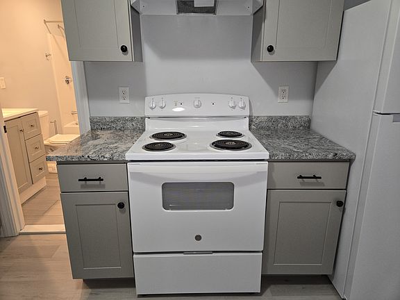2nd image of 1167 Phinneys Ln #9