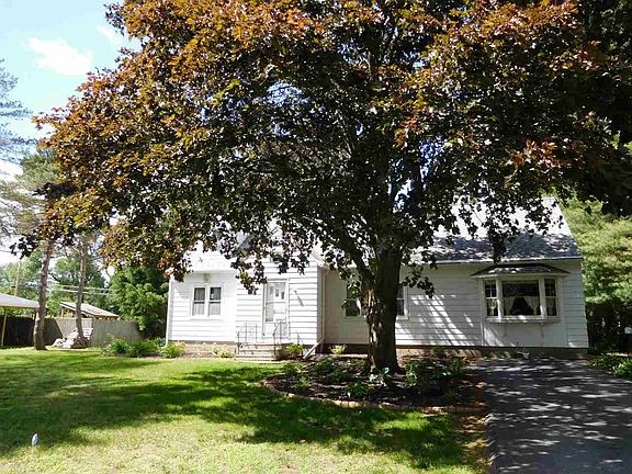2nd image of 9 Cortland Dr