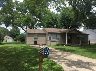 412 W South St, Centerville, IN 47330