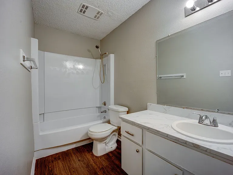 Ramsey Square Apartments — Photo 21