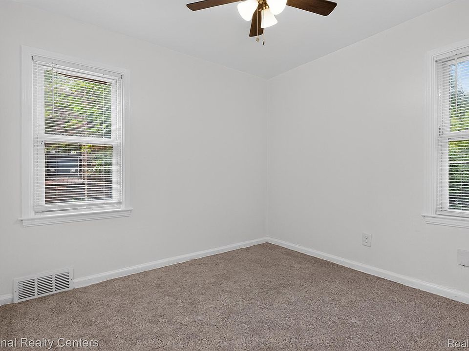 19937 Stansbury St, photo 10