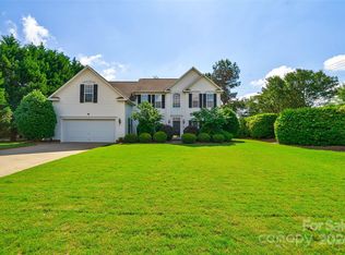 3000 Strawberry Rd, Matthews, NC 28104
