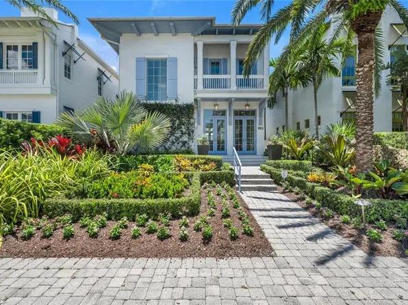 982 9th Ave S, Naples, FL 34102