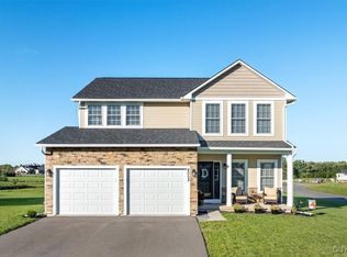 8052 Forest Ridge Ln, Baldwinsville, NY 13027