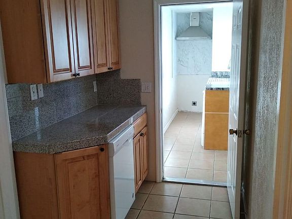 5th image of 440 Ardis Ave