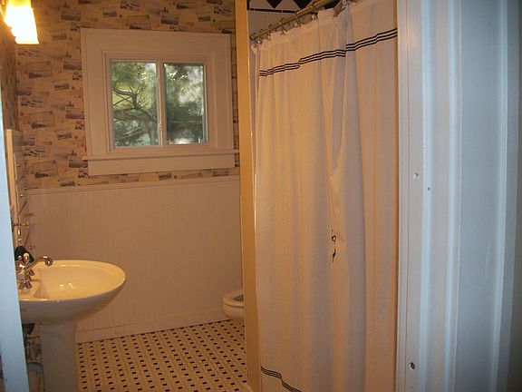 Main Level Bath