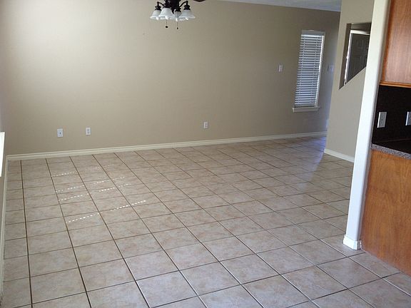 4th image of 1423 Alpha Ln #D
