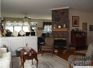 4 Sunlight Springs Rd, Lakewood, NJ 08701