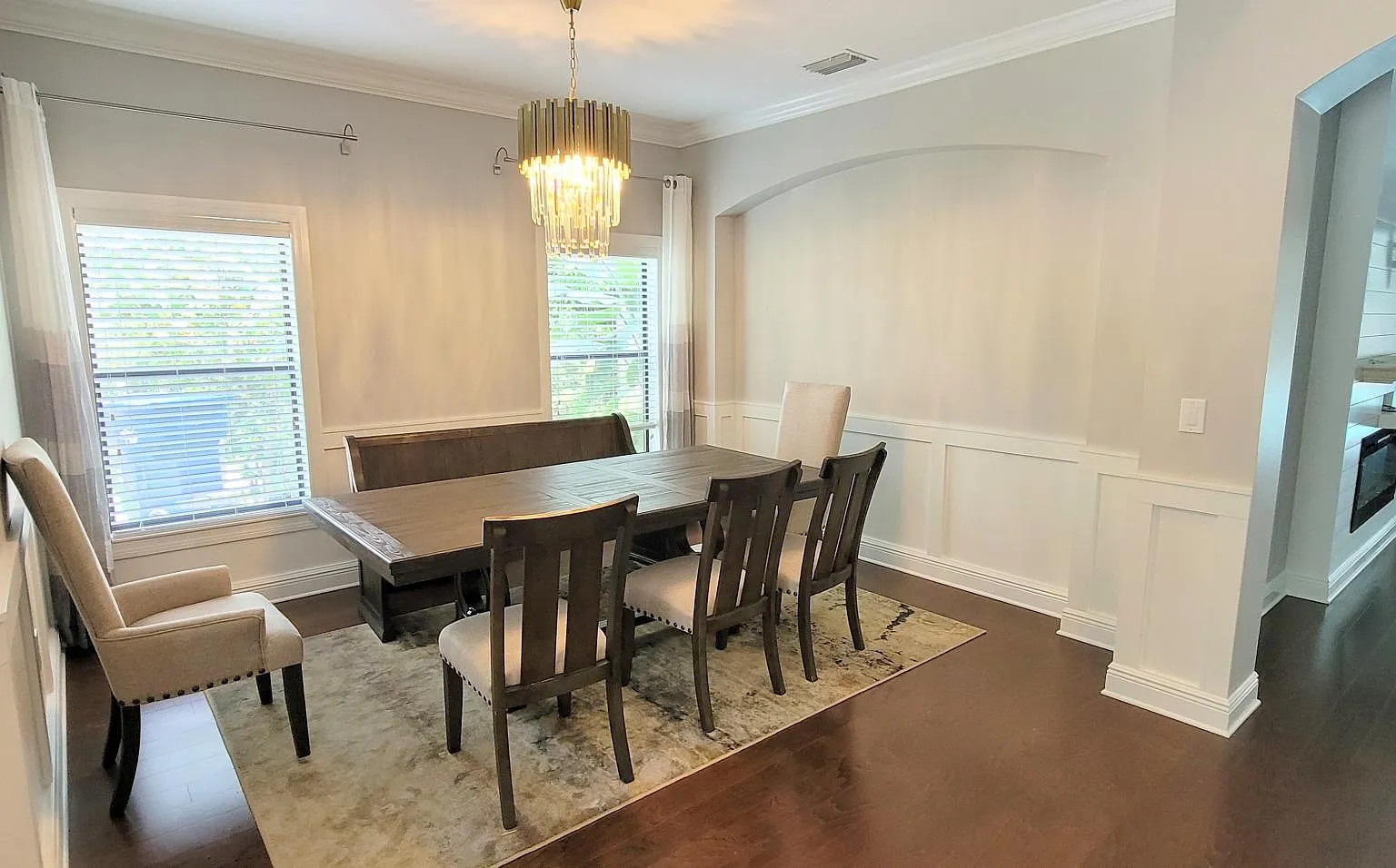 5 bed, 3.5 bath, 3358 sqft, $8,800 — Photo 2