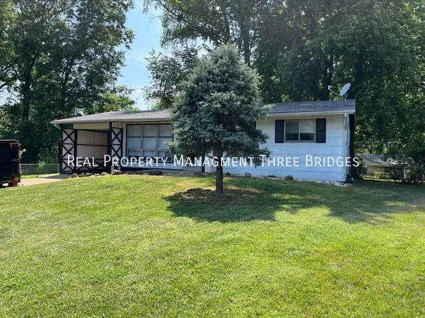 7025 Richwood Ln, Hazelwood, MO 63042