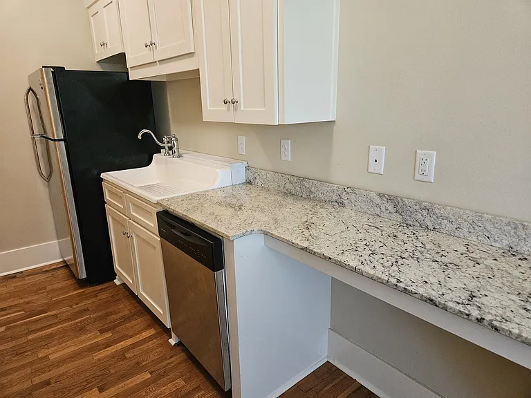 523 Orange St — Photo 10
