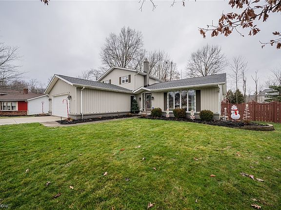 3rd image of 36 Monticello Dr