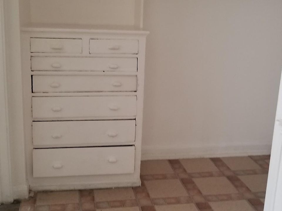 1st image of 158 N Central Ave #3