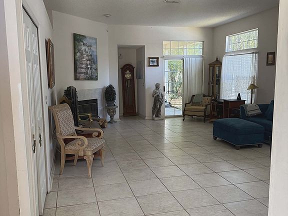 4th image of 9560 Southbrook Dr