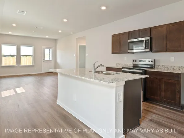 301 Randall Pl, Rockdale, TX 76567