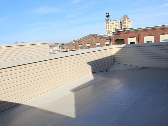 Roof deck with panoramic views