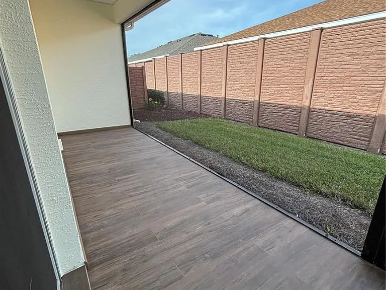 5235 NW 33rd Pl — Photo 23