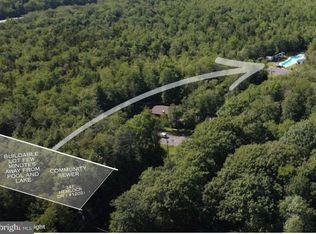 341 Scotch Pine Dr, Pocono Summit, PA 18346