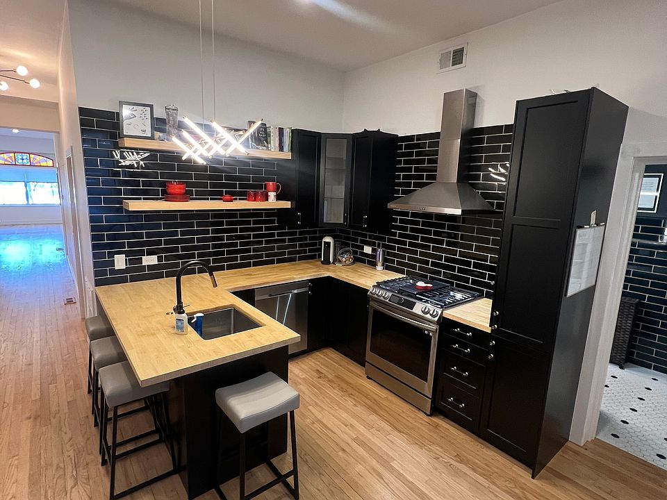 1st image of 520 N Paulina St APT 1