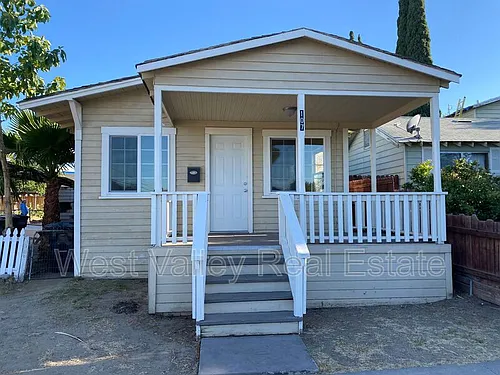 107 Lucard St Photo 1